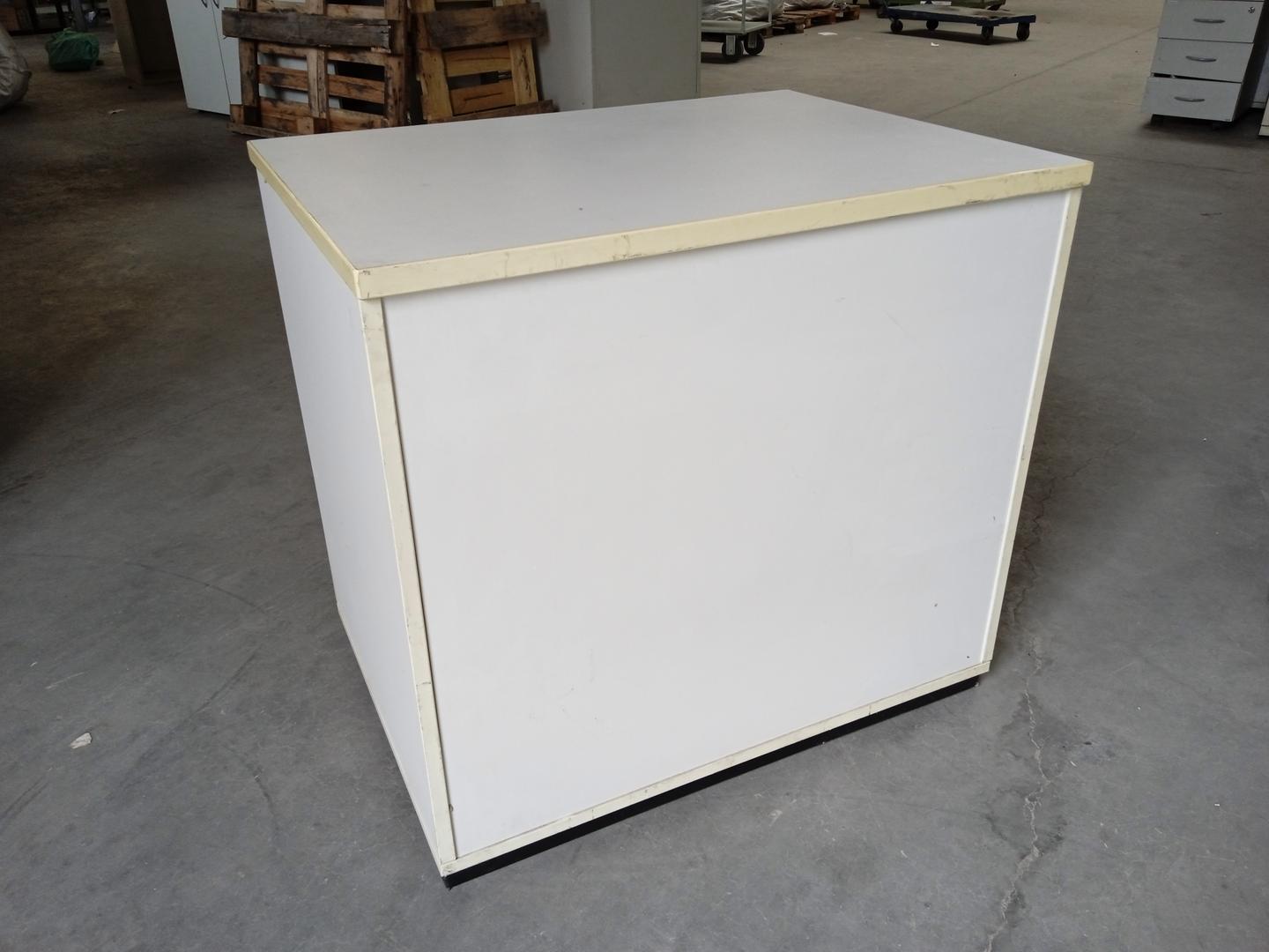 Armário baixo c/ 2 portas em MDF Branco 75 cm x 80 cm x 62 cm