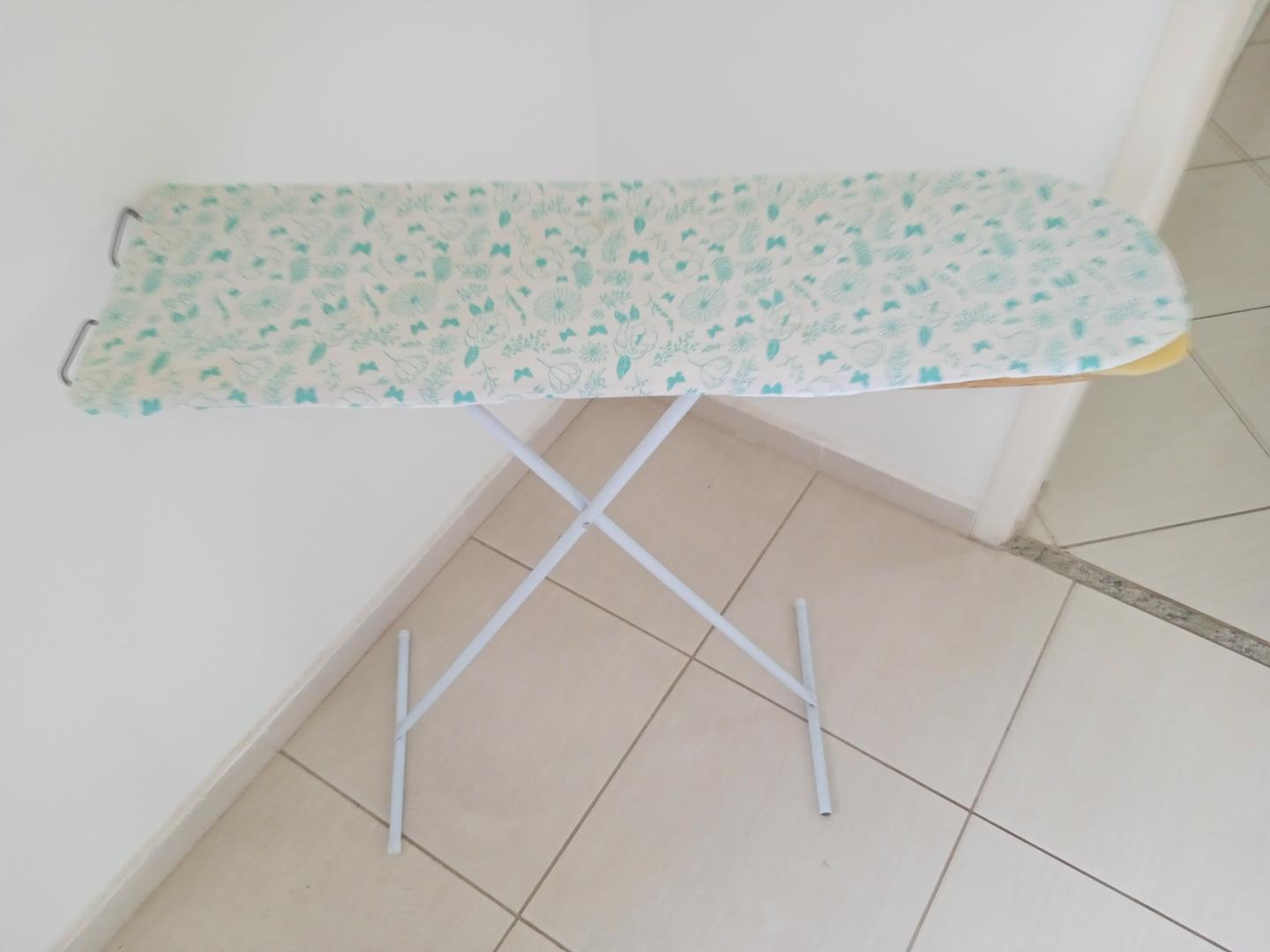 Tábua de passar roupas Mor em Tecido / MDF Verde 85 cm x 90 cm x 27 cm