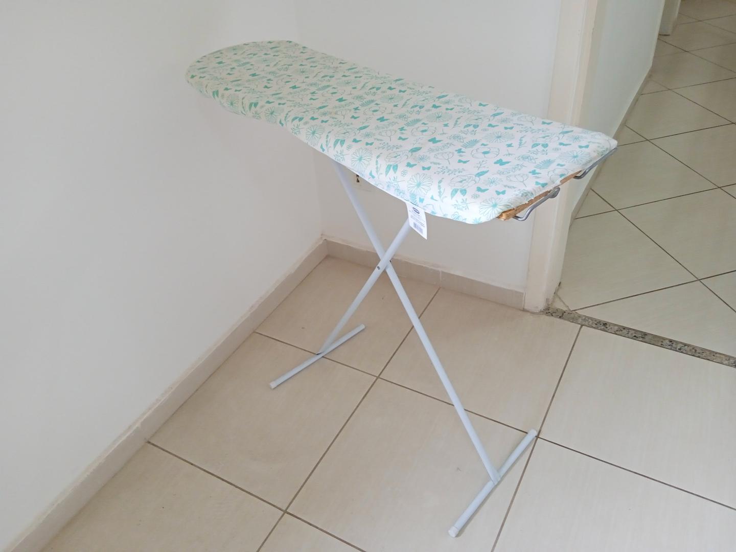 Tábua de passar roupas Mor em Tecido / MDF Verde 85 cm x 90 cm x 27 cm