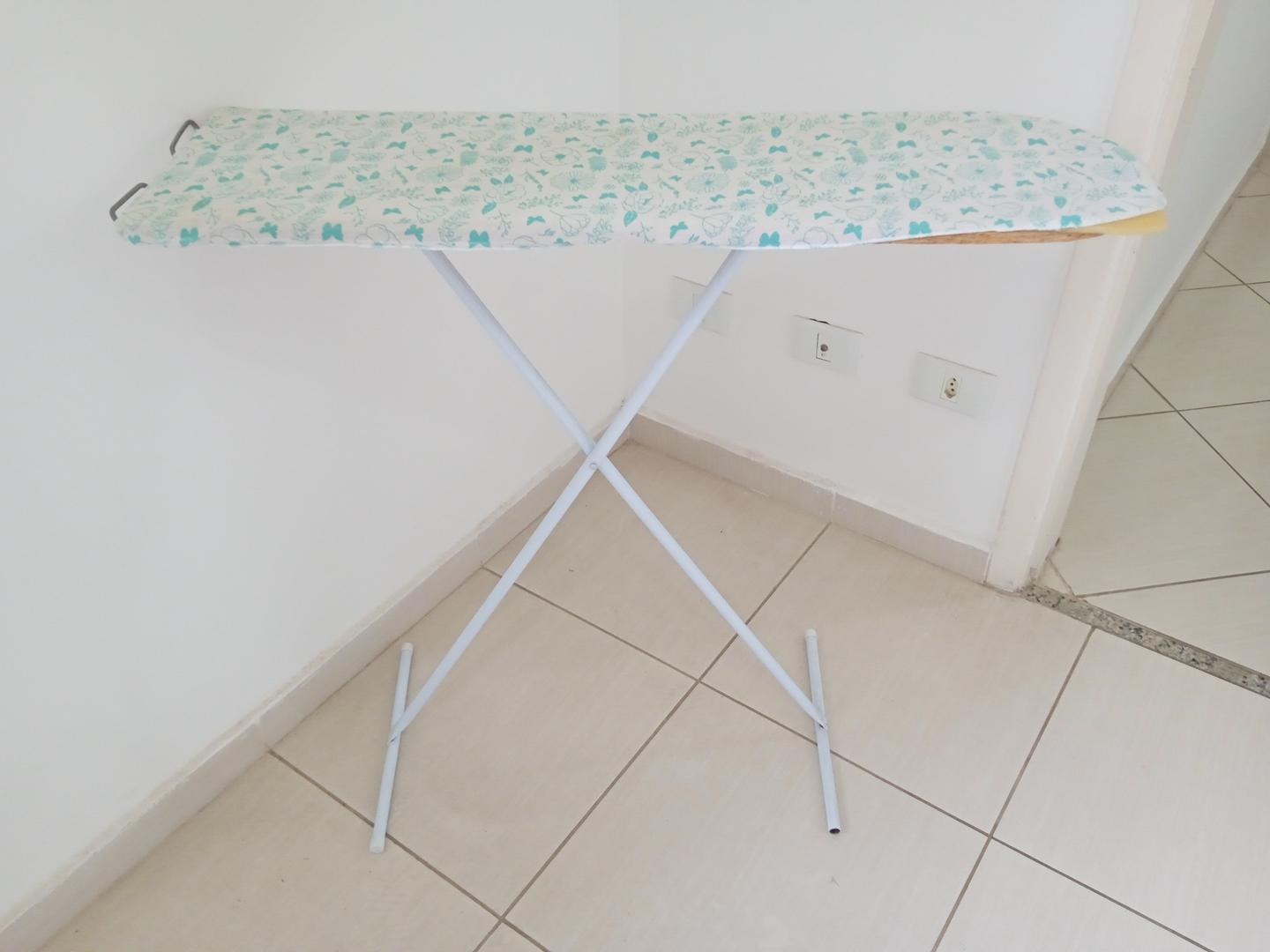 Tábua de passar roupas Mor em Tecido / MDF Verde 85 cm x 90 cm x 27 cm