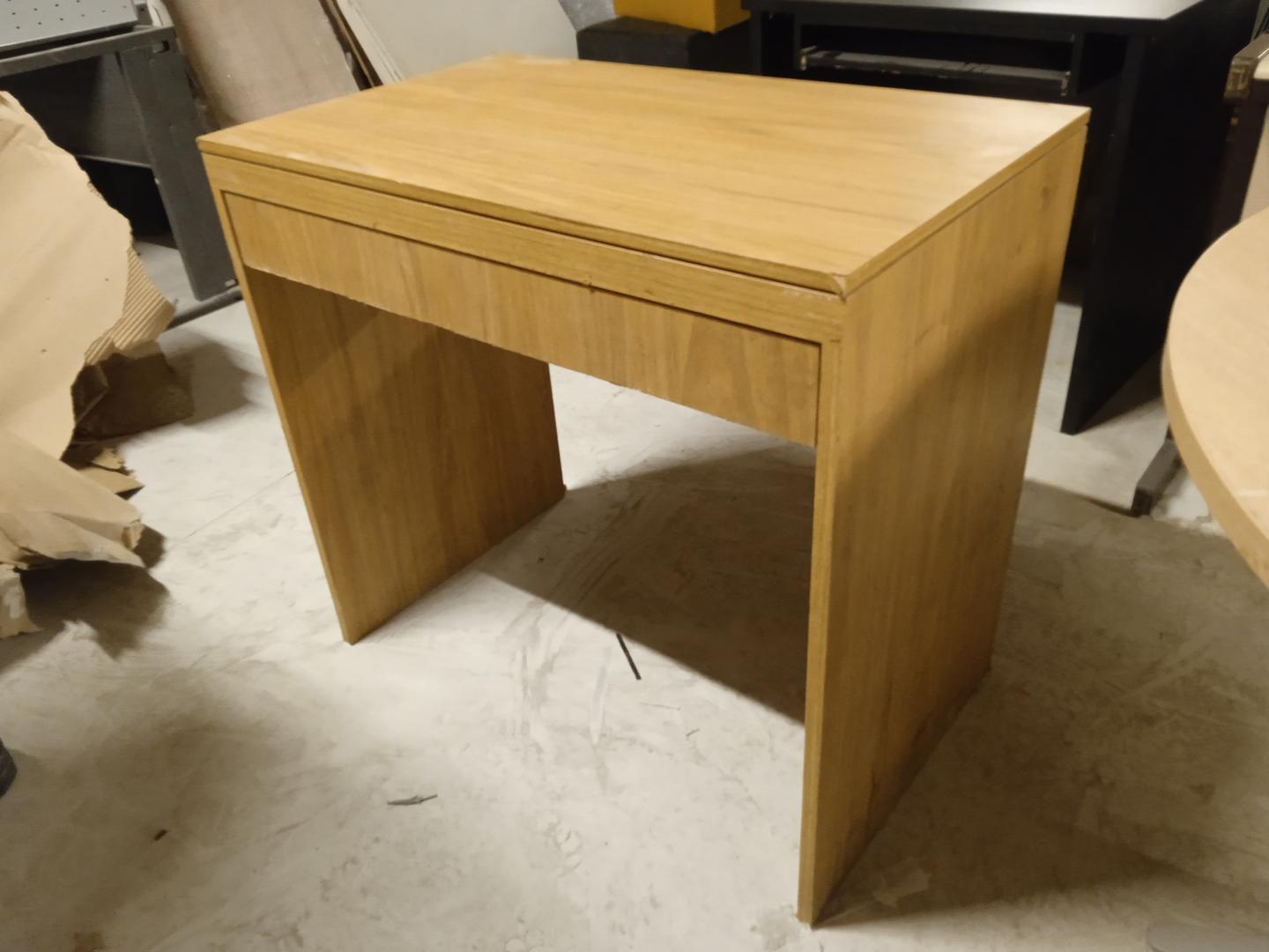 Mesa de Escritório c/ 1 gaveta em MDF Marrom 79 cm x 85 cm x 51 cm