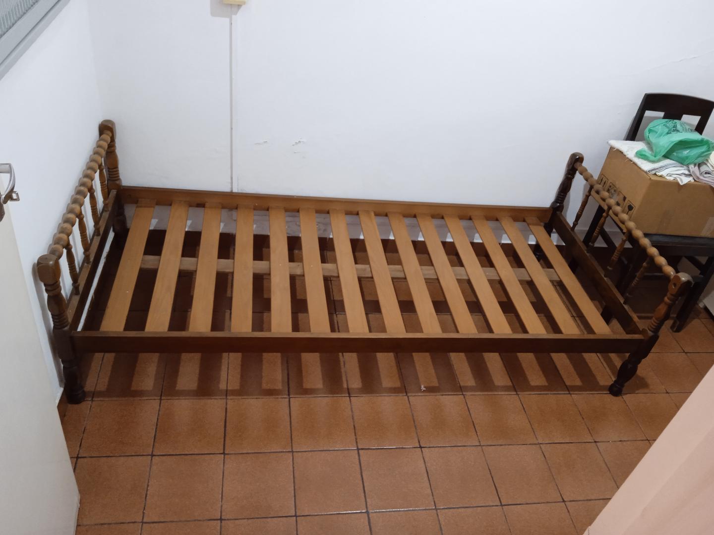 Cama de solteiro em Madeira Marrom 80 cm x 85 cm x 195 cm