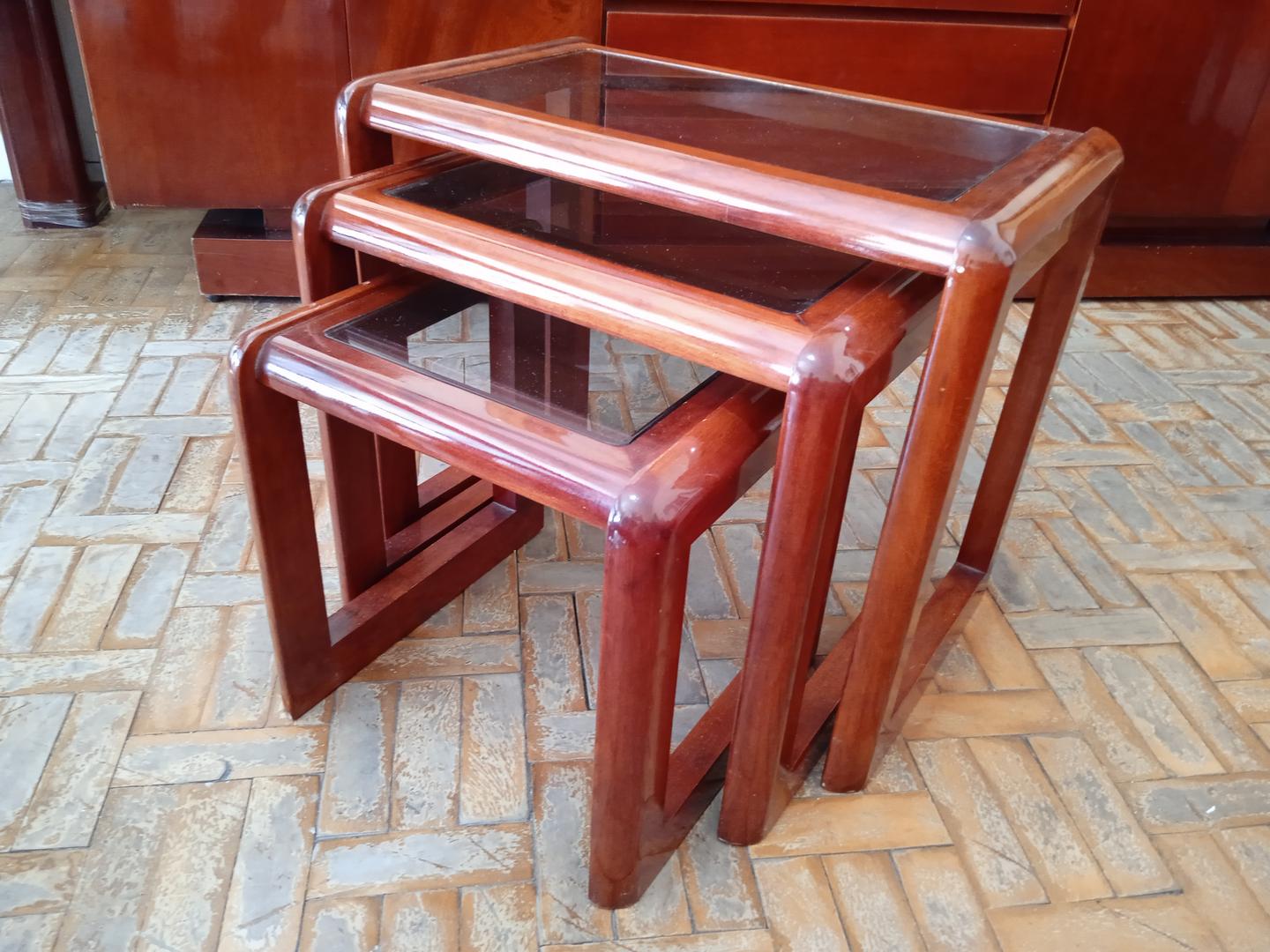 Conjunto c/ 3 mesas de apoio em Madeira / Vidro Marrom 48 cm x 57 cm x 36 cm