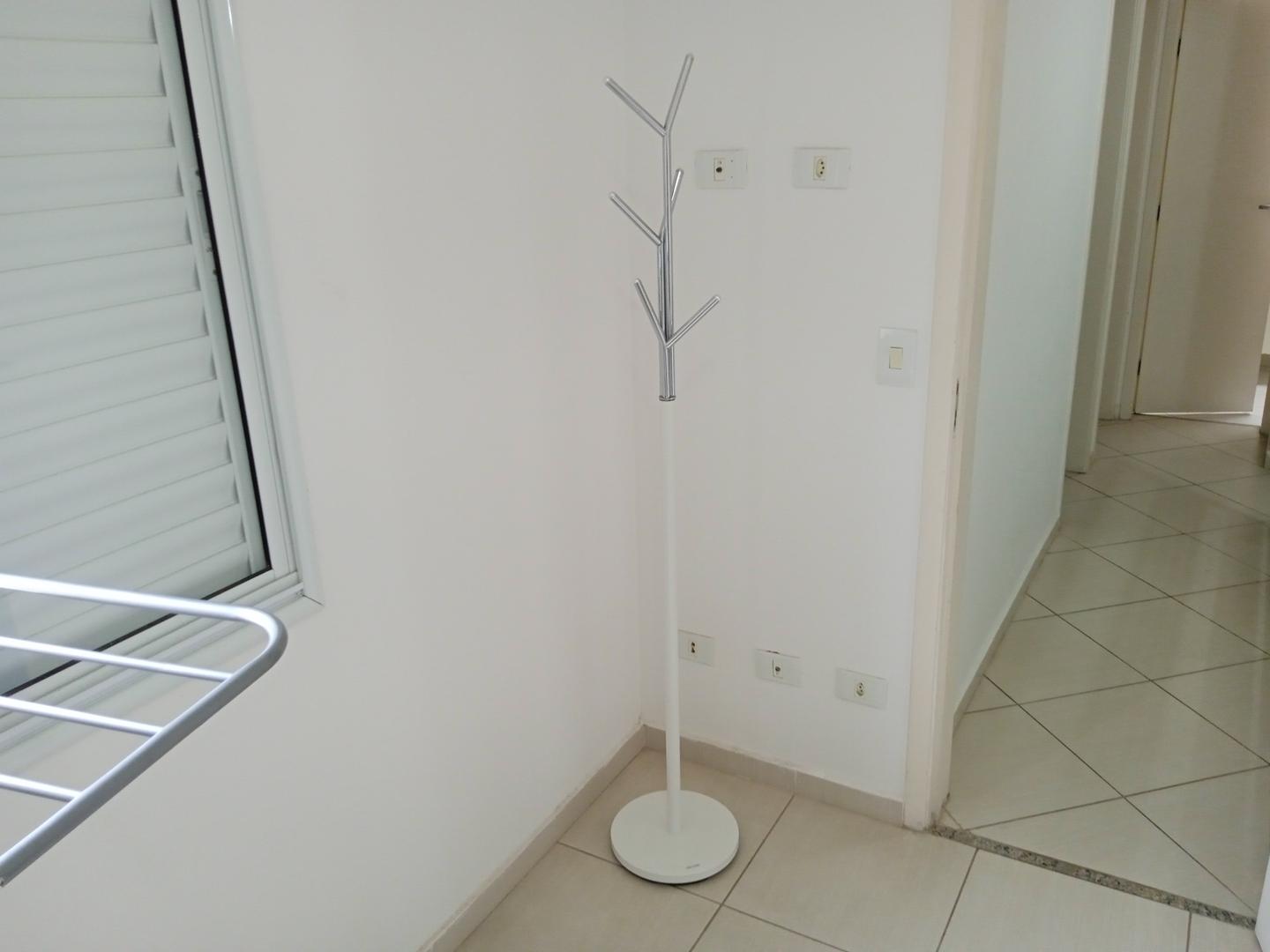 Cabideiro de chão Twig Tok&Stok em Aço Branco 170 cm x 30 cm x 30 cm