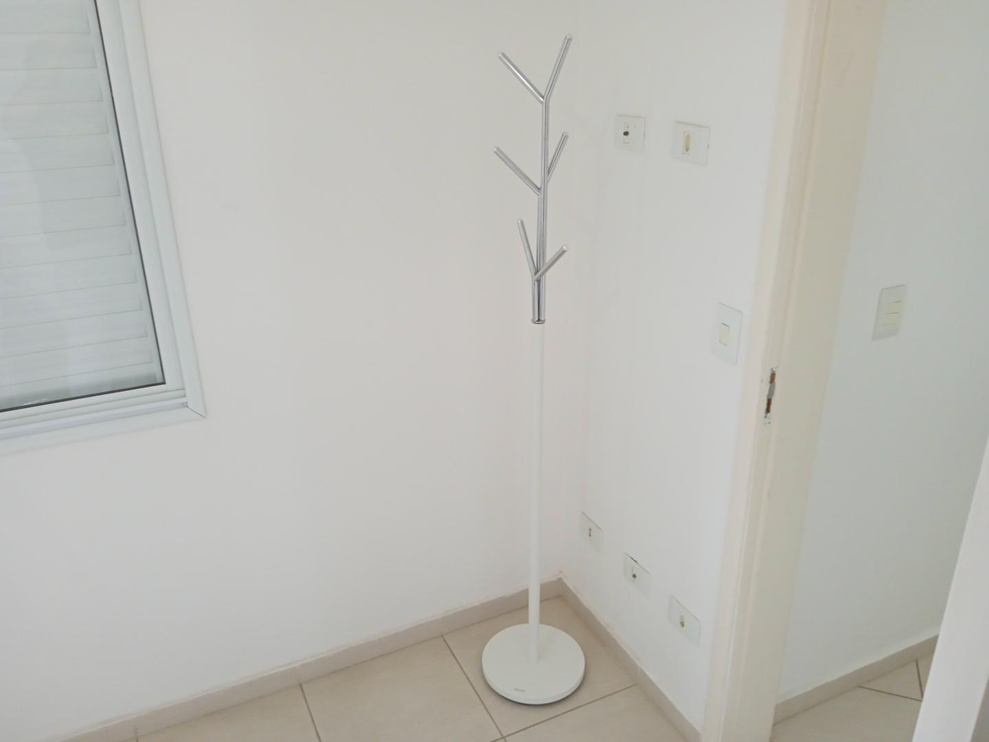 Cabideiro de chão Twig Tok&Stok em Aço Branco 170 cm x 30 cm x 30 cm