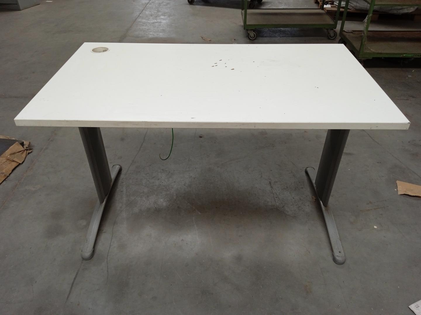 Mesa de Escritório em MDF / Aço Branco 76 cm x 120 cm x 60 cm