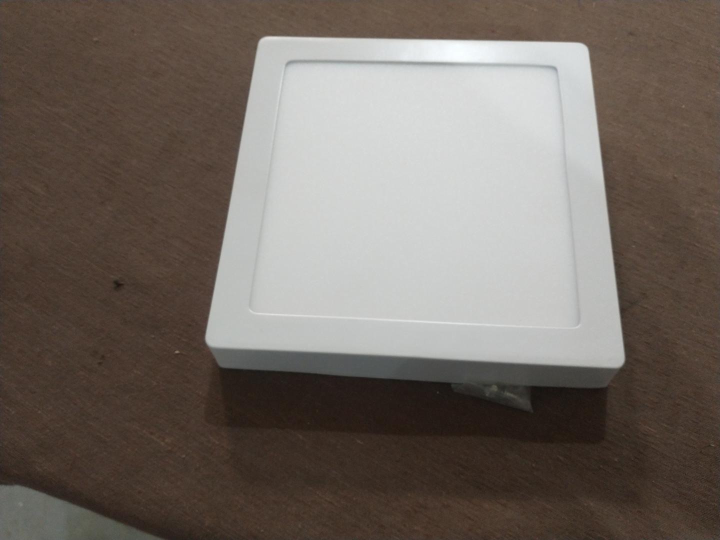 Luminária plafon em Aço Branco 4 cm x 22 cm x 22 cm