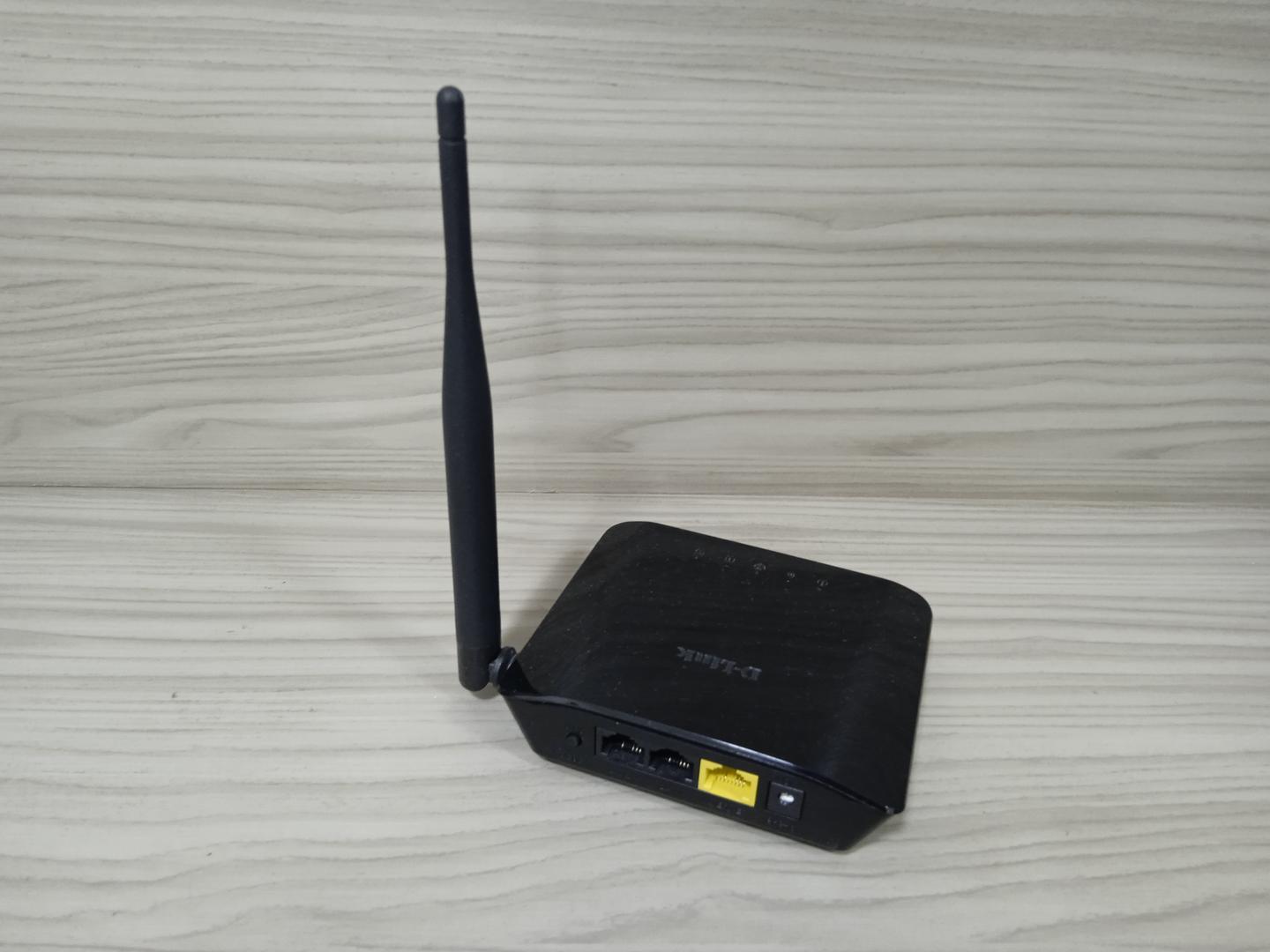 Antena D-link DIR-608 em Plástico Preto 8 cm x 12 cm x 3 cm