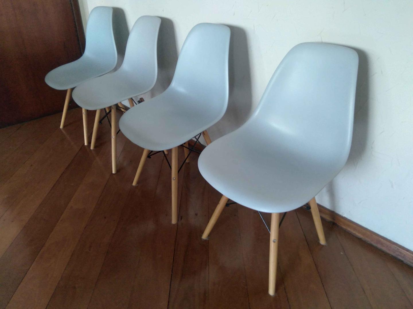 Cadeira fixa s/ braços Eames em Plástico / MDP Azul 83 cm x 43 cm x 47 cm