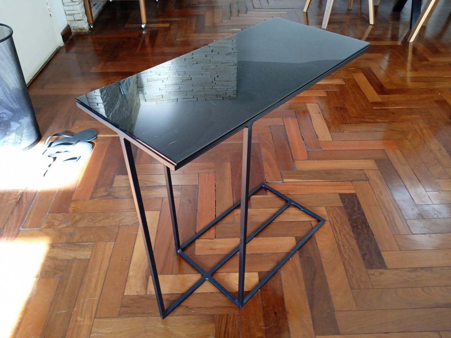 Mesa lateral em Aço Preto 67 cm x 65 cm x 30 cm