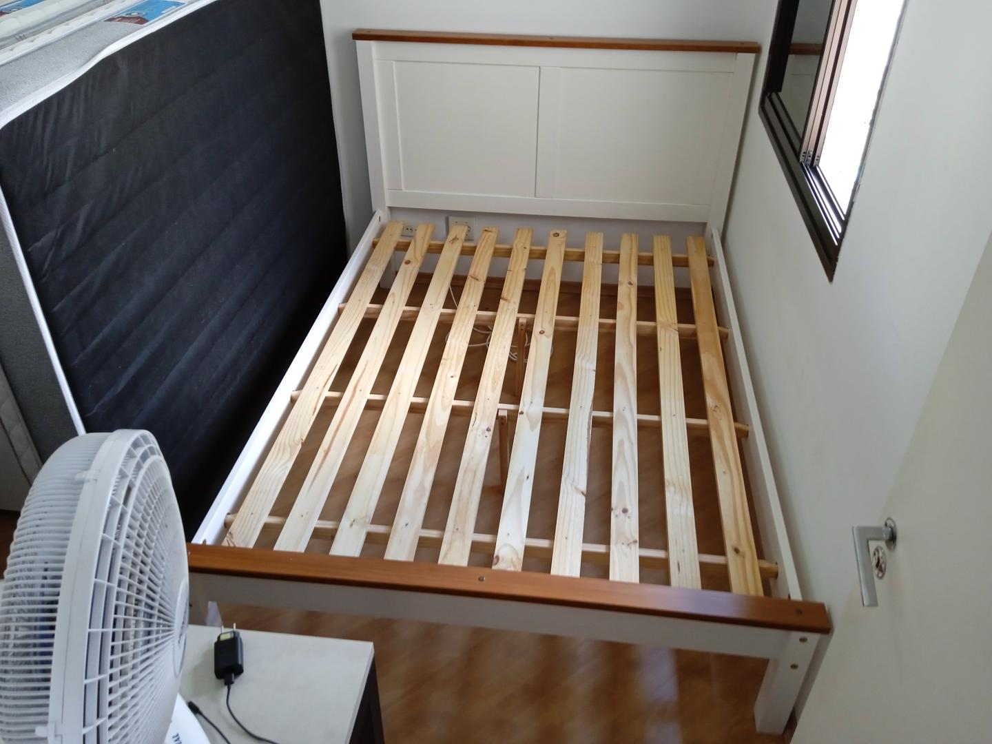 Cama de casal padrão c/ cabeceira em MDF Branco 125 cm x 150 cm x 205 cm