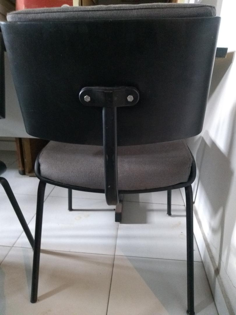 Cadeira de Escritório s/ Braço / Fixa Fixa Cinza 80 cm x 46 cm x 54 cm
