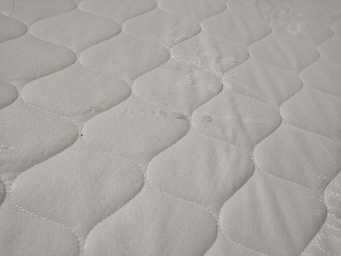 Colchão de Solteiro Atenas Comfort Prime em Molas Ensacadas / Tecido Branco