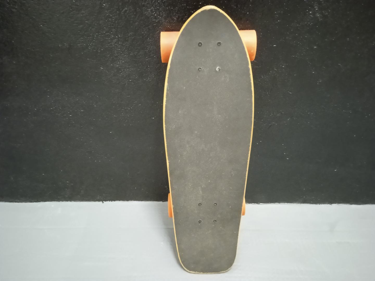 Skate em Madeira Amarelo 12 cm x 20 cm x 70 cm