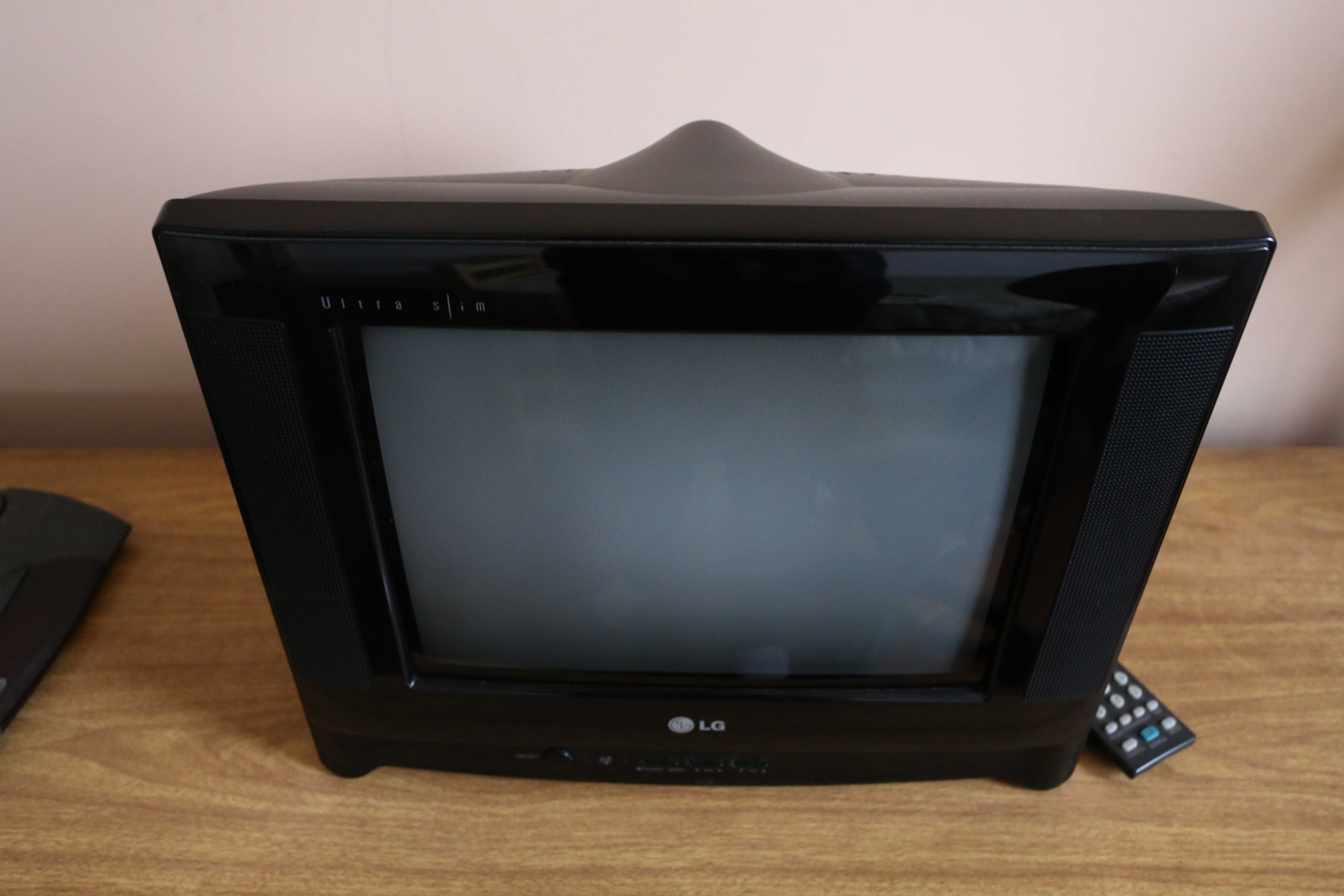 Tv / Televisão de Tubo 14 Polegadas c/ Controle Lg Ultra Slim 34 cm x 42 cm x 25 cm