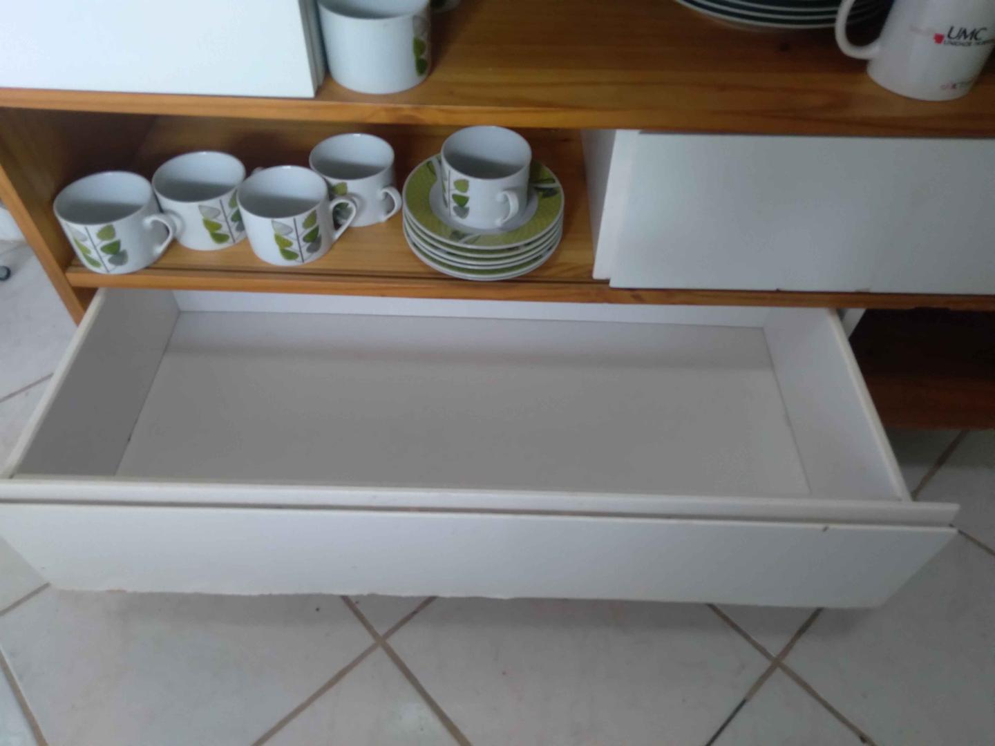 Buffet c/ 3 gavetas  em MDF Marrom 75 cm x 110 cm x 43 cm