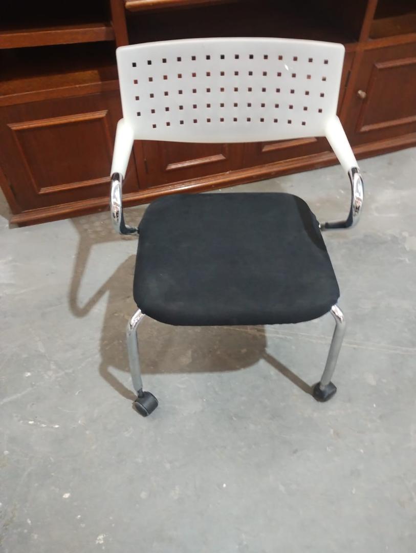 Cadeira de Escritório c / Braços e Rodas em Plástico / Aço Branco 80 cm x 65 cm x 60 cm