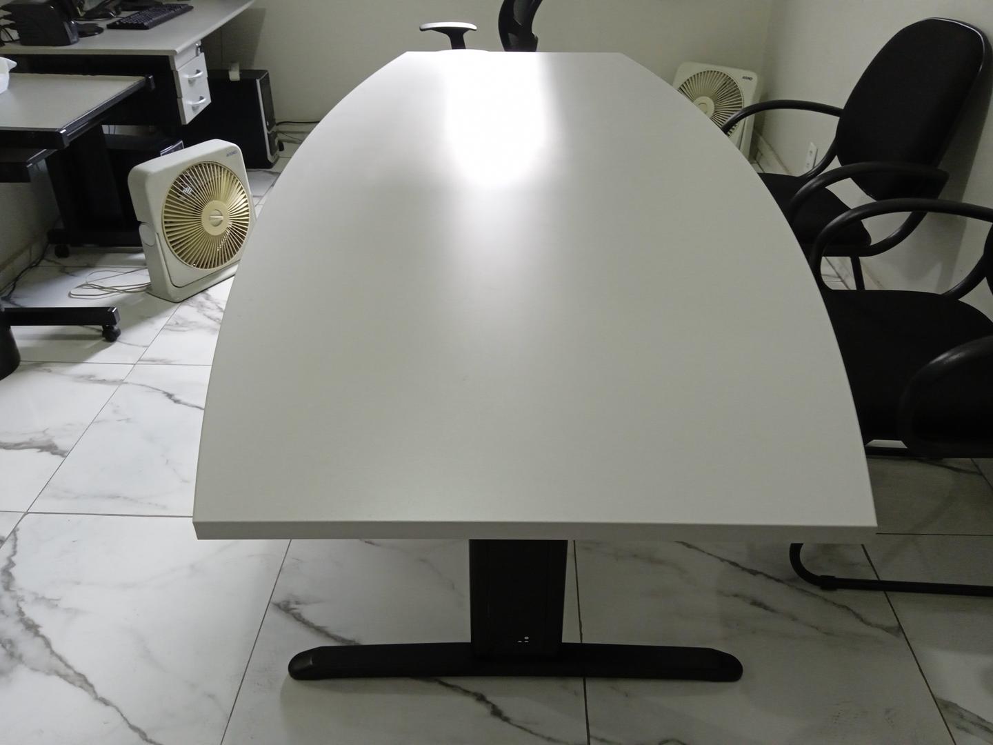 Mesa de reunião s/ cadeiras em Aço / MDF Cinza 74 cm x 220 cm x 101 cm