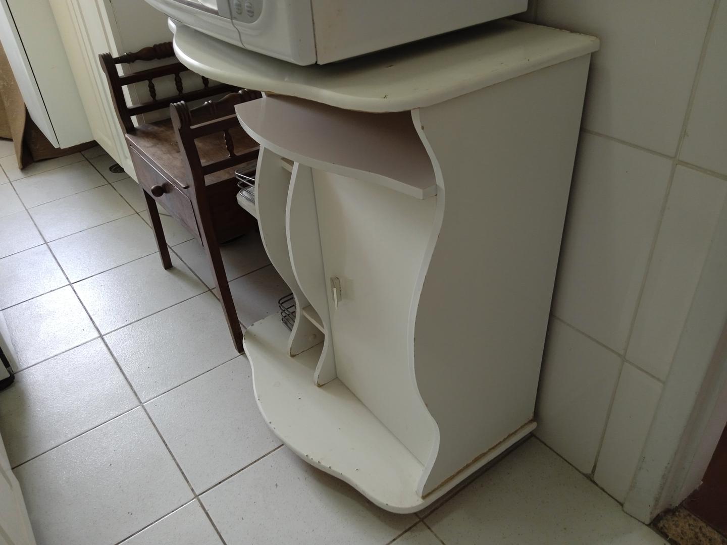 Armário de Cozinha Pequeno c/ 1 porta 5 prateleiras e 1 nicho em MDF Branco