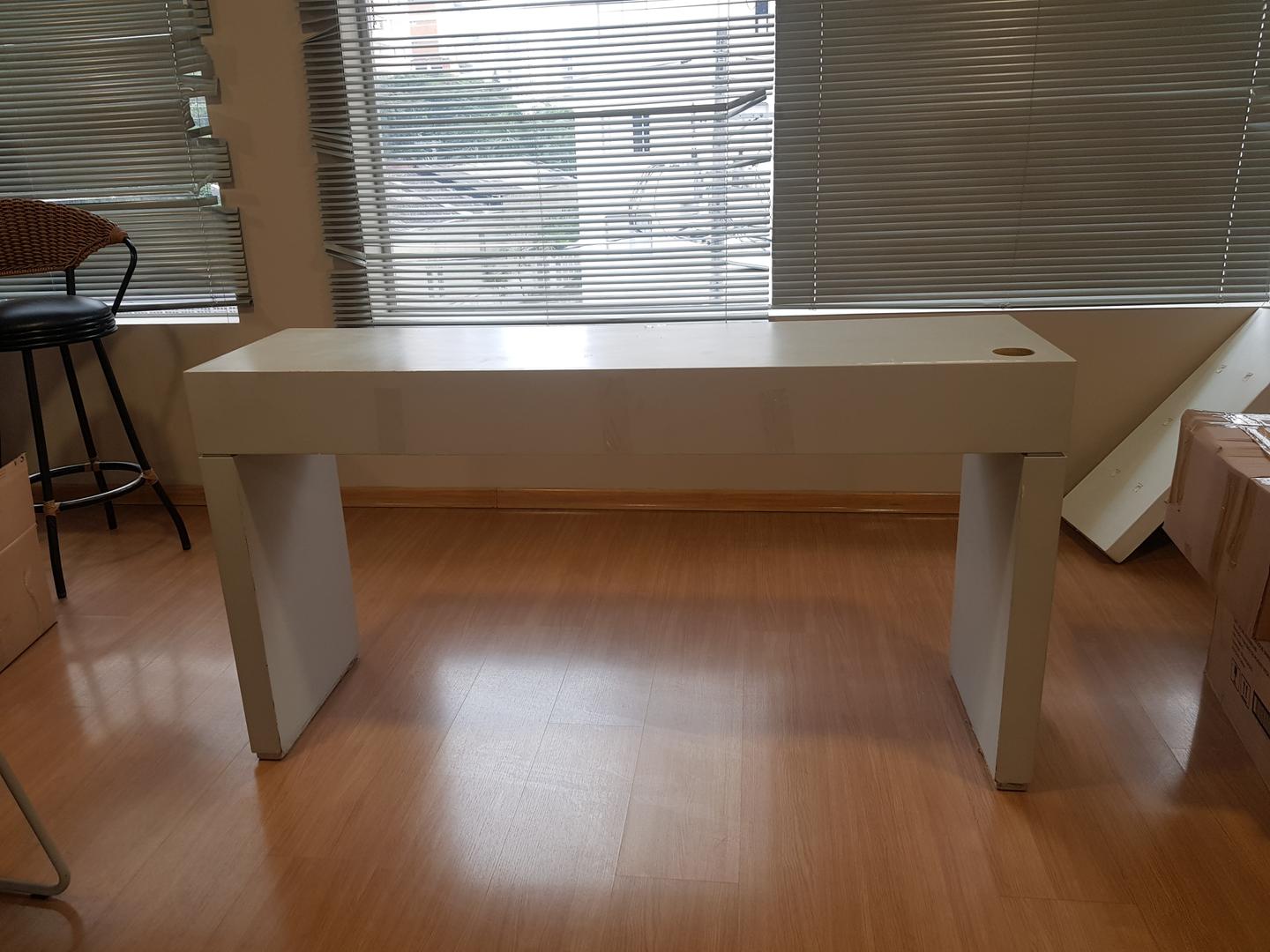 Estação de Trabalho C/ 3 Gavetas em MDF Cinza 75 cm x 140 cm x 40 cm