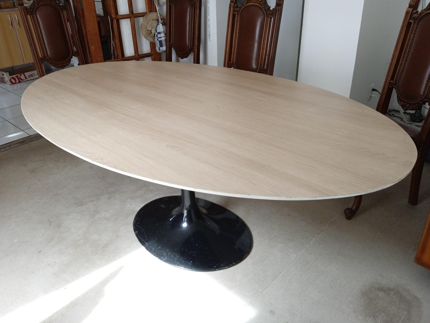 Mesa de Escritório oval em MDF Marrom 76 cm x 198 cm x 122 cm