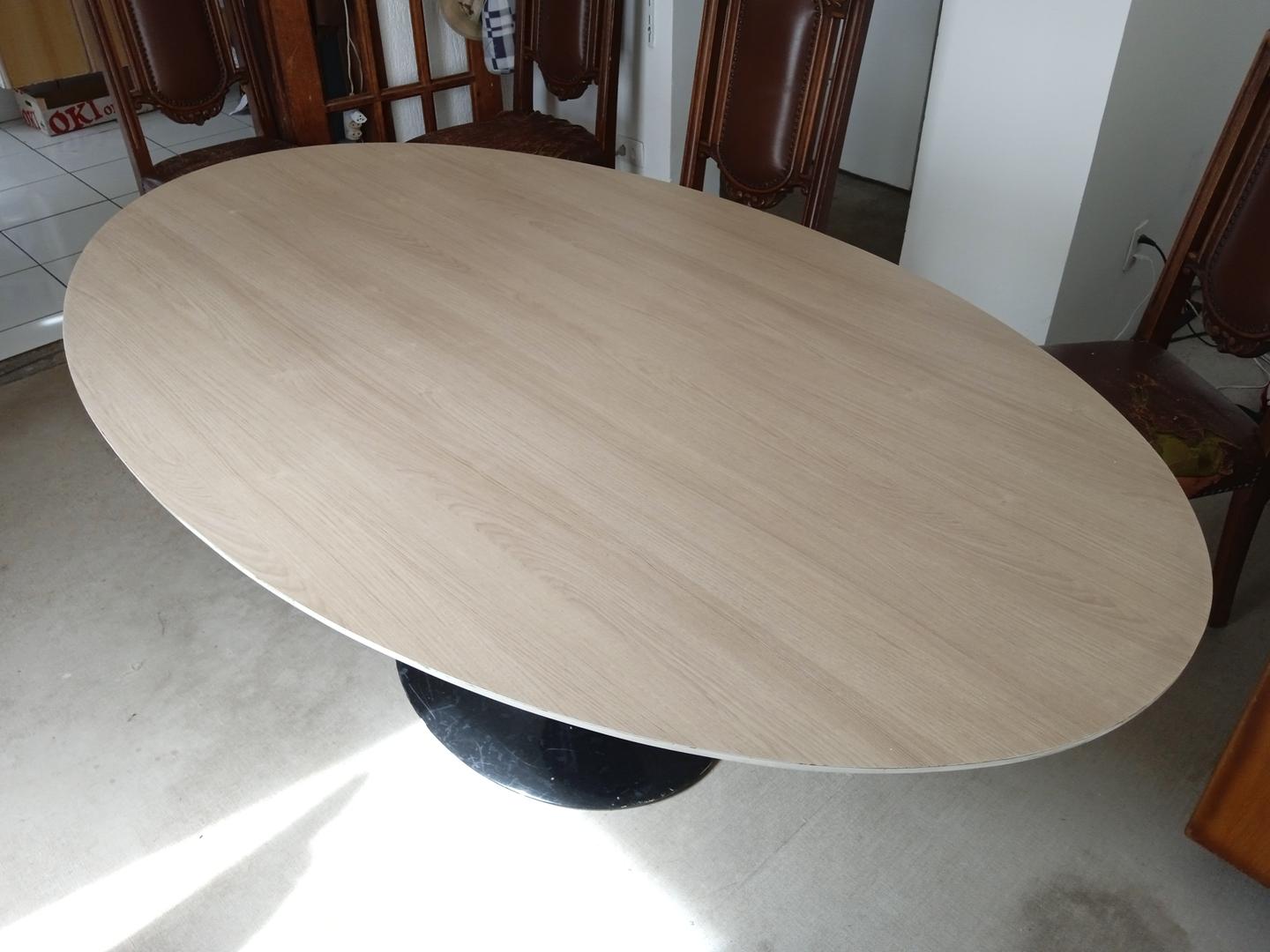 Mesa de Escritório oval em MDF Marrom 76 cm x 198 cm x 122 cm