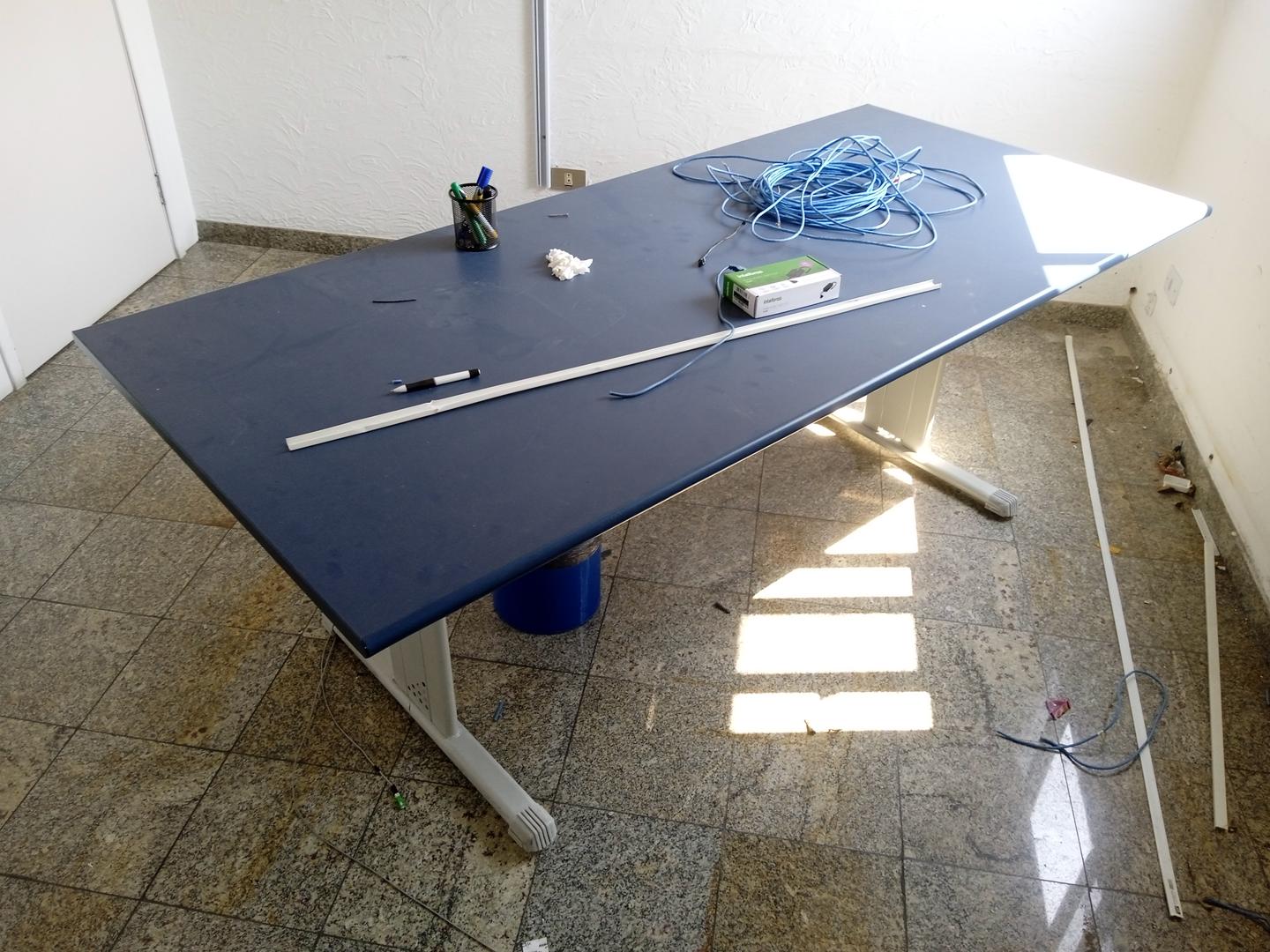 Mesa de reunião retangular em Aço / MDF Azul 74 cm x 200 cm x 92 cm