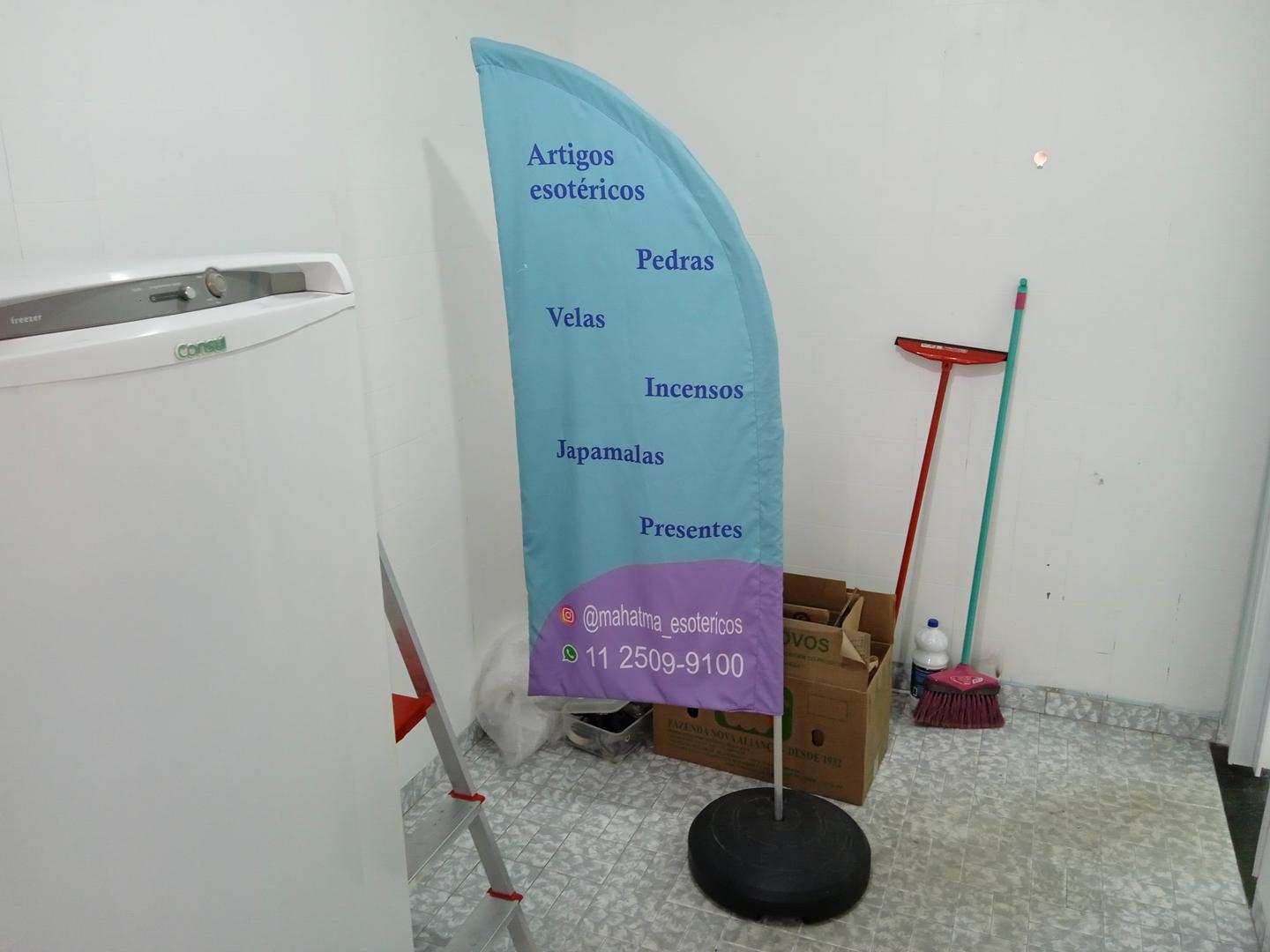 Suporte p/ Propagandas Wind Banner em Plástico Preto 180 cm x 44 cm x 44 cm