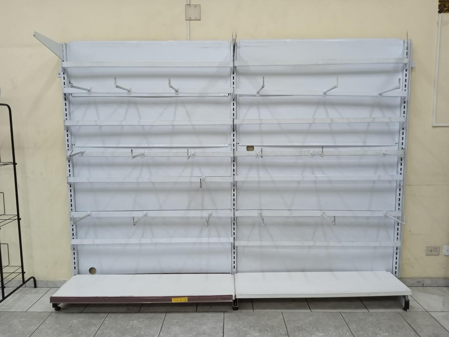 Expositor/ Gôndola c/ ganchos em Aço Branco 196 cm x 130 cm x 48 cm