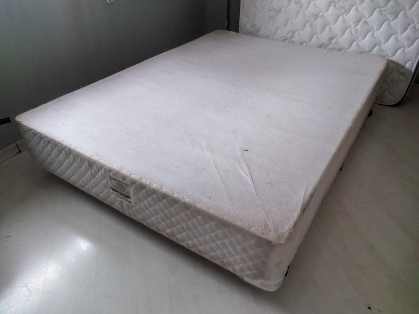 Cama box casal padrão em MDF / Tecido Branco 36 cm x 188 cm x 138 cm