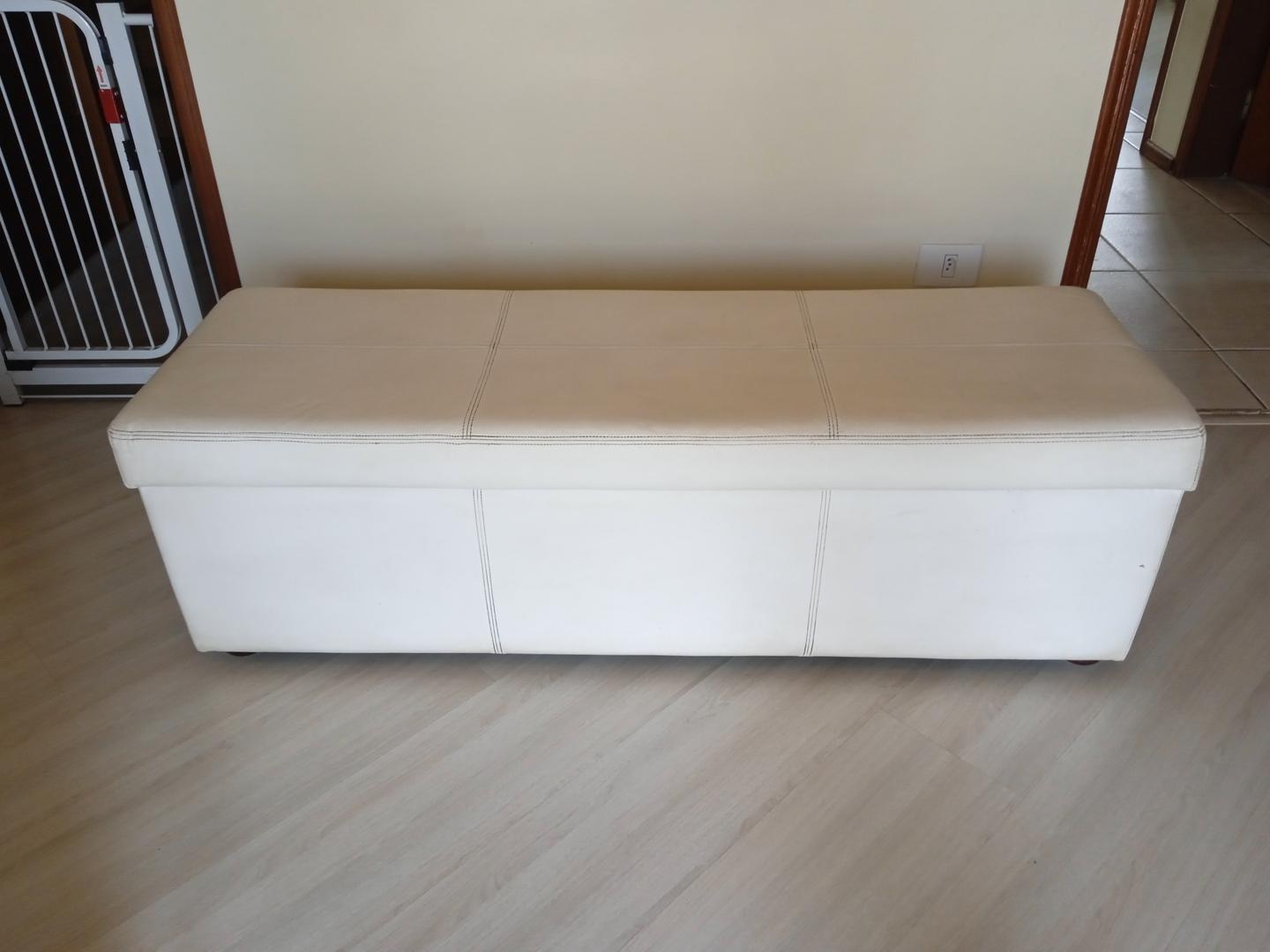 Recamier Baú ETNA em Couro Ecológico Bege 43 cm x 140 cm x 45 cm