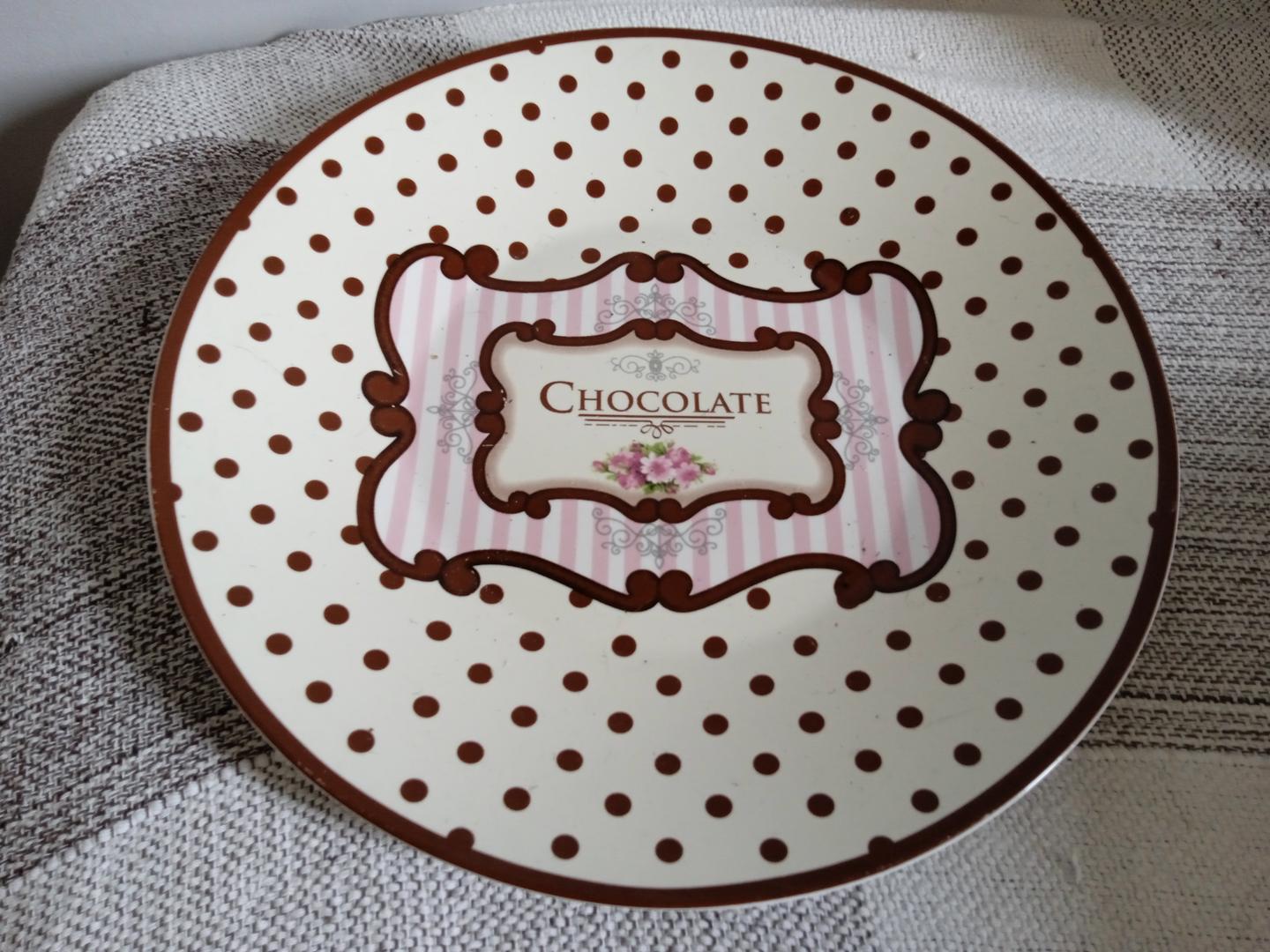 Prato p/ bolo decorativo em Porcelana Marrom 2 cm x 30 cm x 30 cm