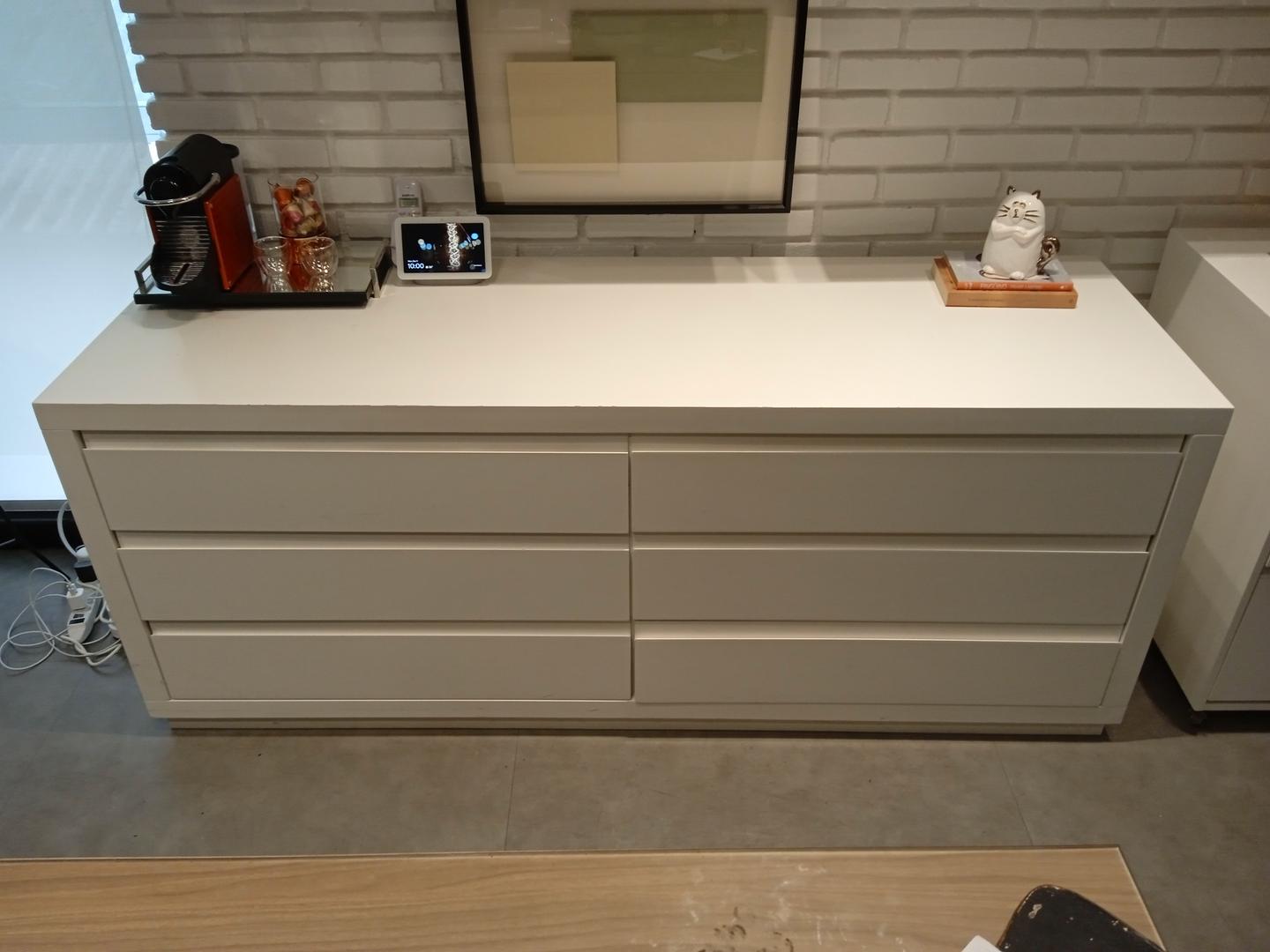 Cômoda baixa c/ 6 gavetas em MDF Branco 74 cm x 184 cm x 60 cm