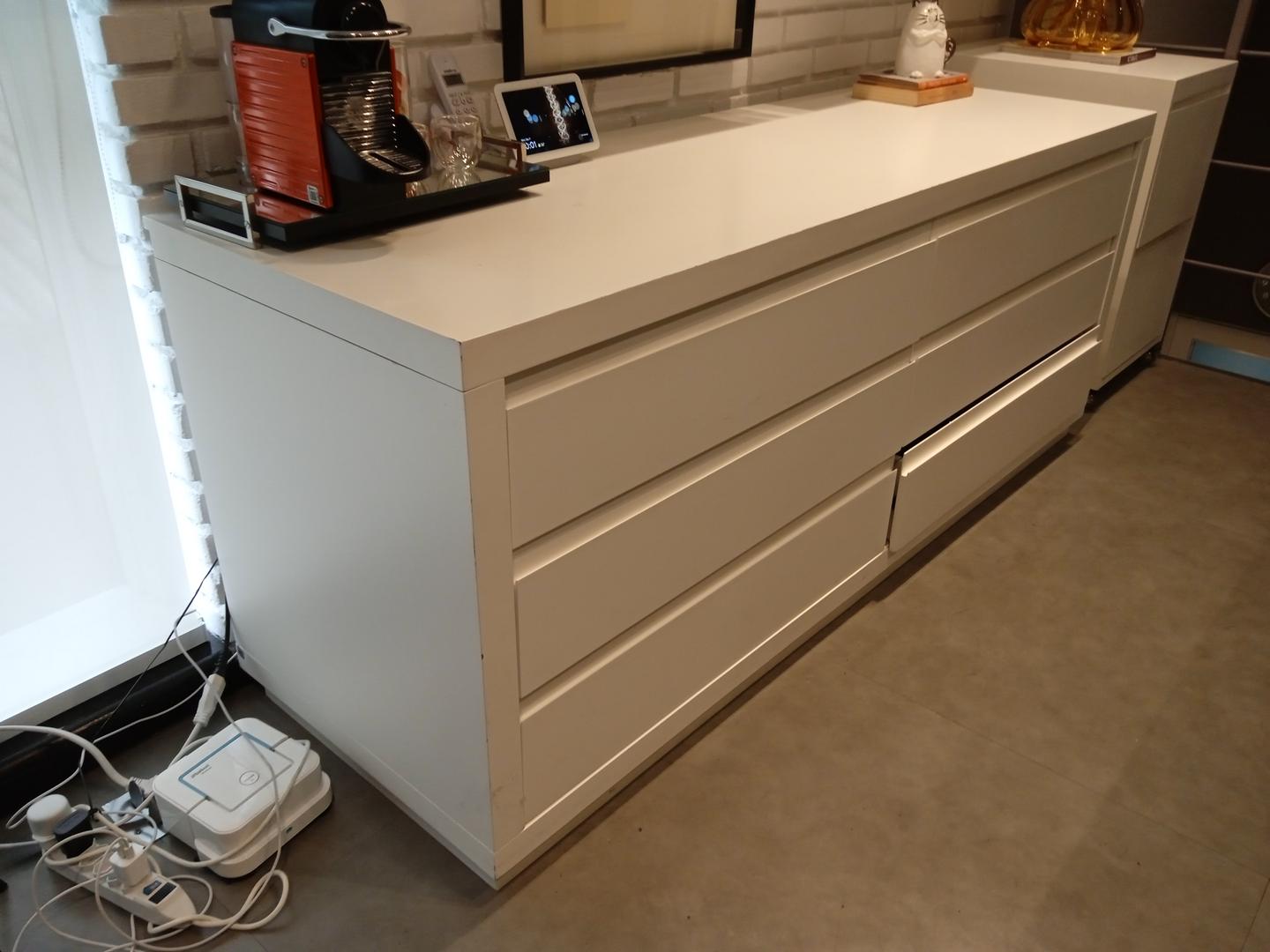 Cômoda baixa c/ 6 gavetas em MDF Branco 74 cm x 184 cm x 60 cm