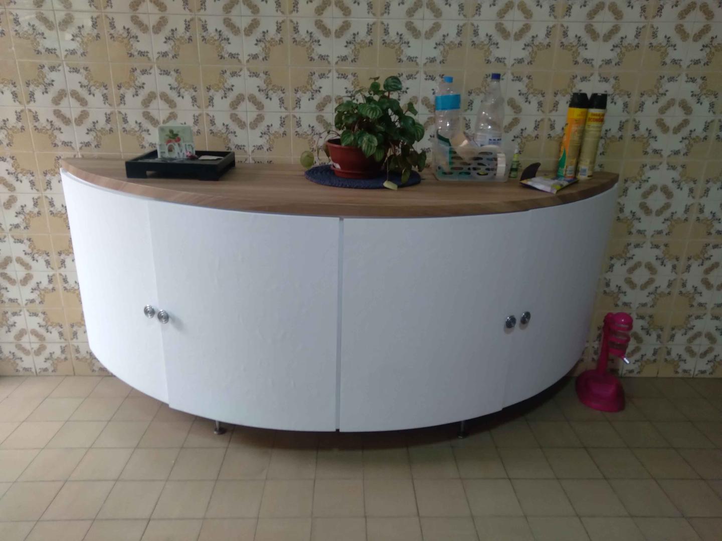 Buffet meia lua c 4 portas/ 5 gavetas/ 2 prateleiras  em MDF Branco