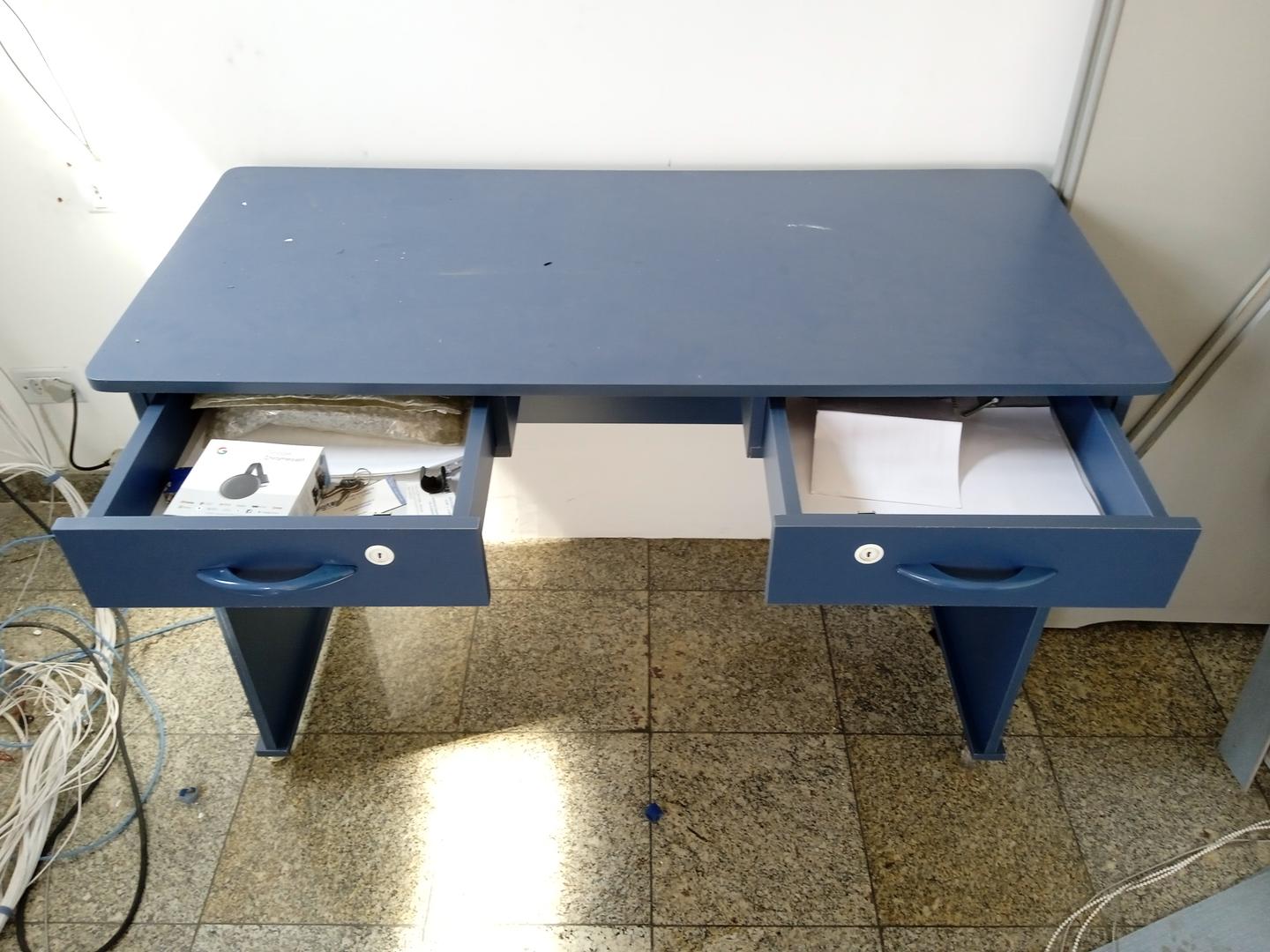 Mesa de Escritório c/ 2 gavetas em MDF Azul 76 cm x 110 cm x 50 cm