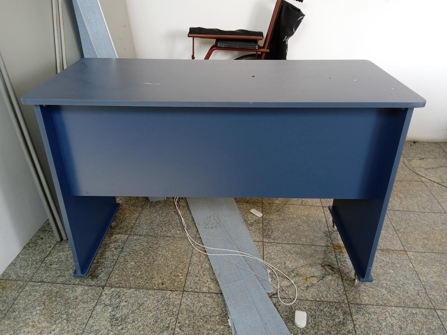 Mesa de Escritório c/ 2 gavetas em MDF Azul 76 cm x 110 cm x 50 cm