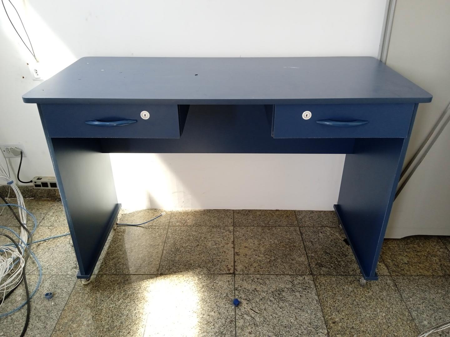 Mesa de Escritório c/ 2 gavetas em MDF Azul 76 cm x 110 cm x 50 cm