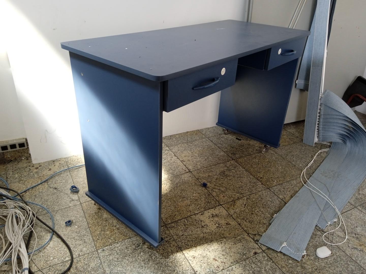 Mesa de Escritório c/ 2 gavetas em MDF Azul 76 cm x 110 cm x 50 cm