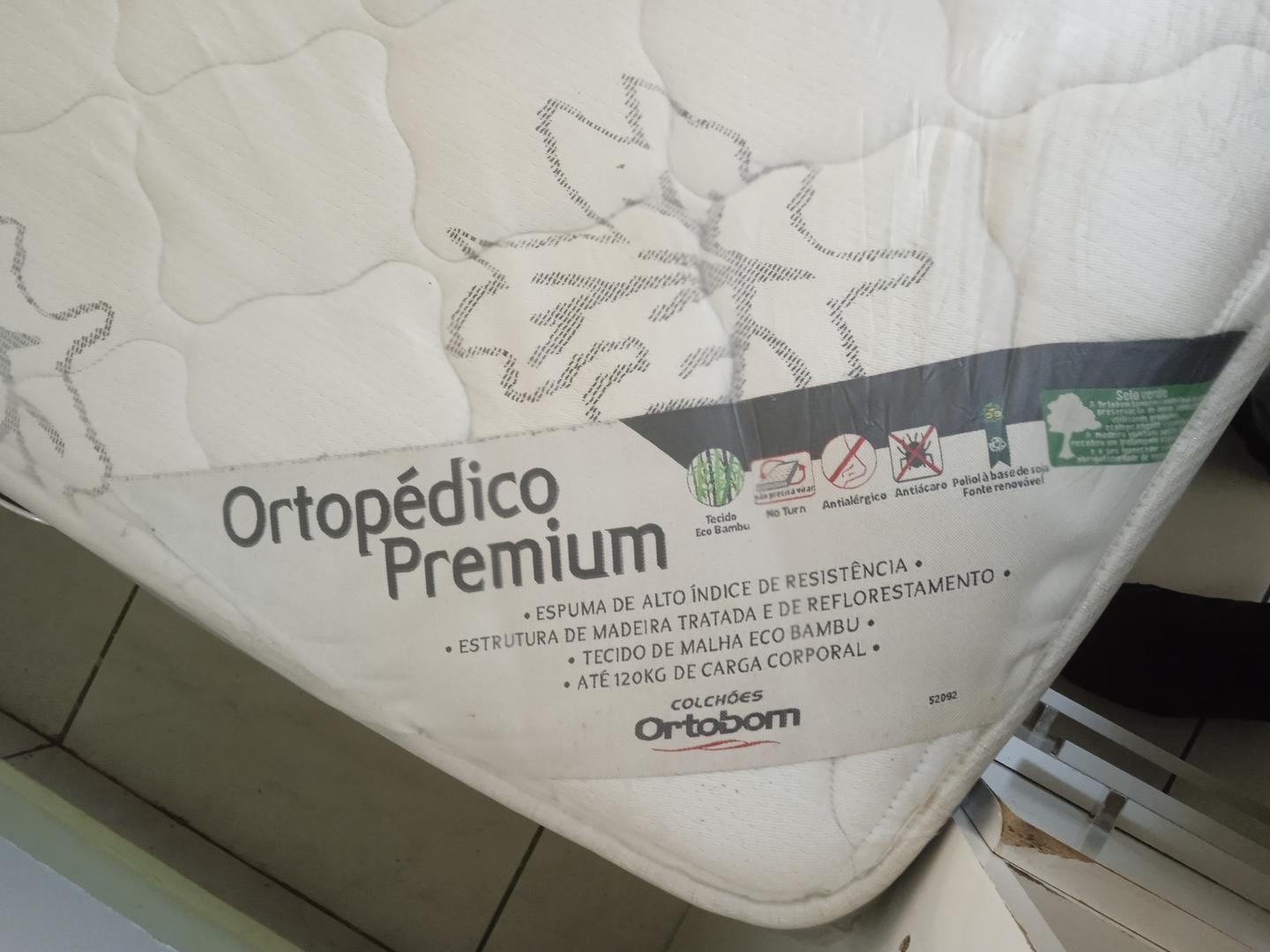 Colchão casal padrão Ortobom Ortopédico Premium em Tecido / Espuma Bege