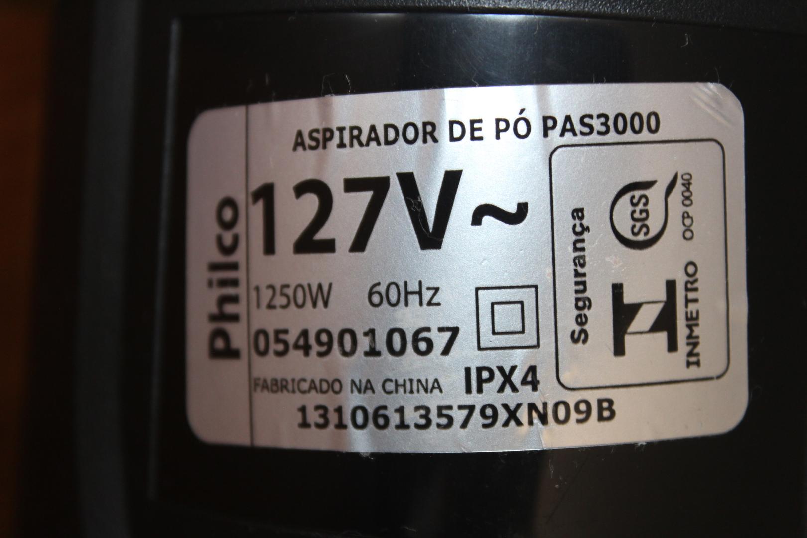 Aspirador de Pó e Água 1250W Philco PAS3000 em Plástico Preto 100 cm x 25 cm x 15 cm