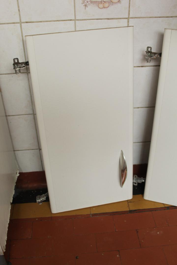 Armário Multiuso 2 Portas e 2 Nichos em MDF Branco 180 cm x  65 cm x  30 cm