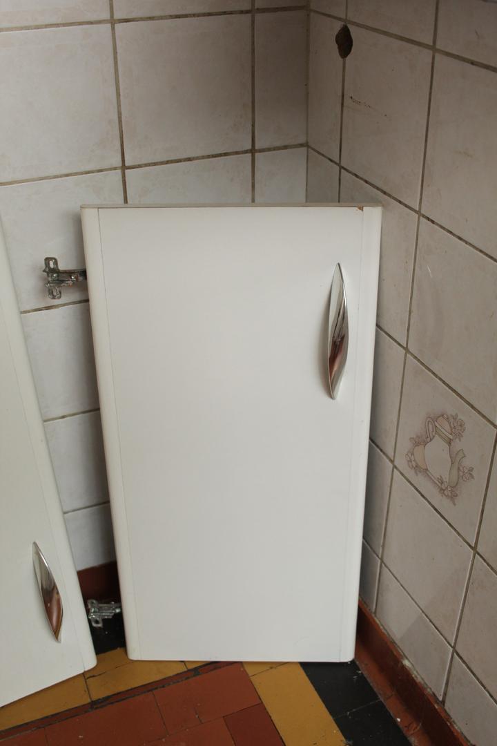 Armário Multiuso 2 Portas e 2 Nichos em MDF Branco 180 cm x  65 cm x  30 cm