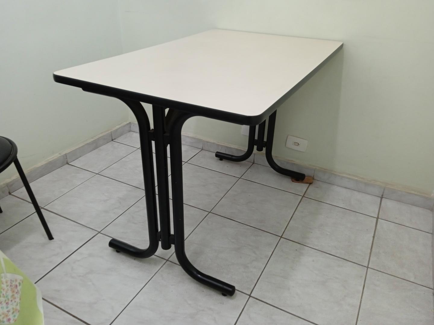 Mesa de apoio em Aço / MDF Bege 76 cm x 110 cm x 70 cm