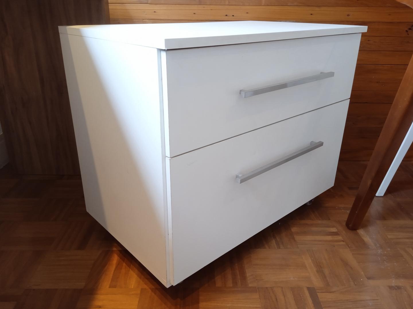 Armário baixo c/ 1 porta 1 gaveta e rodas em MDF Branco 66 cm x 88 cm x 50 cm