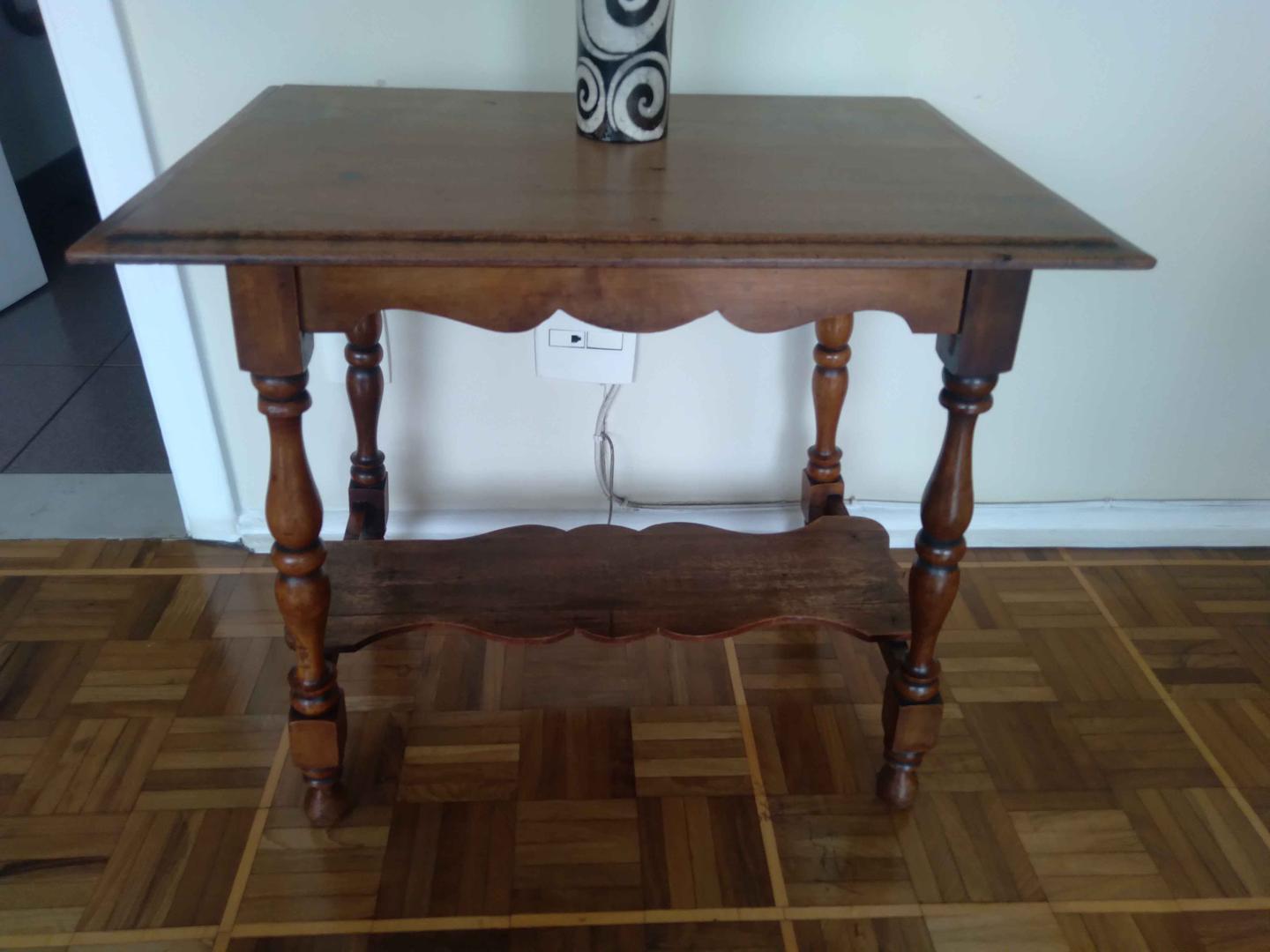 Mesa lateral/canto antiga em Madeira Marrom 60 cm x 67 cm x 46 cm