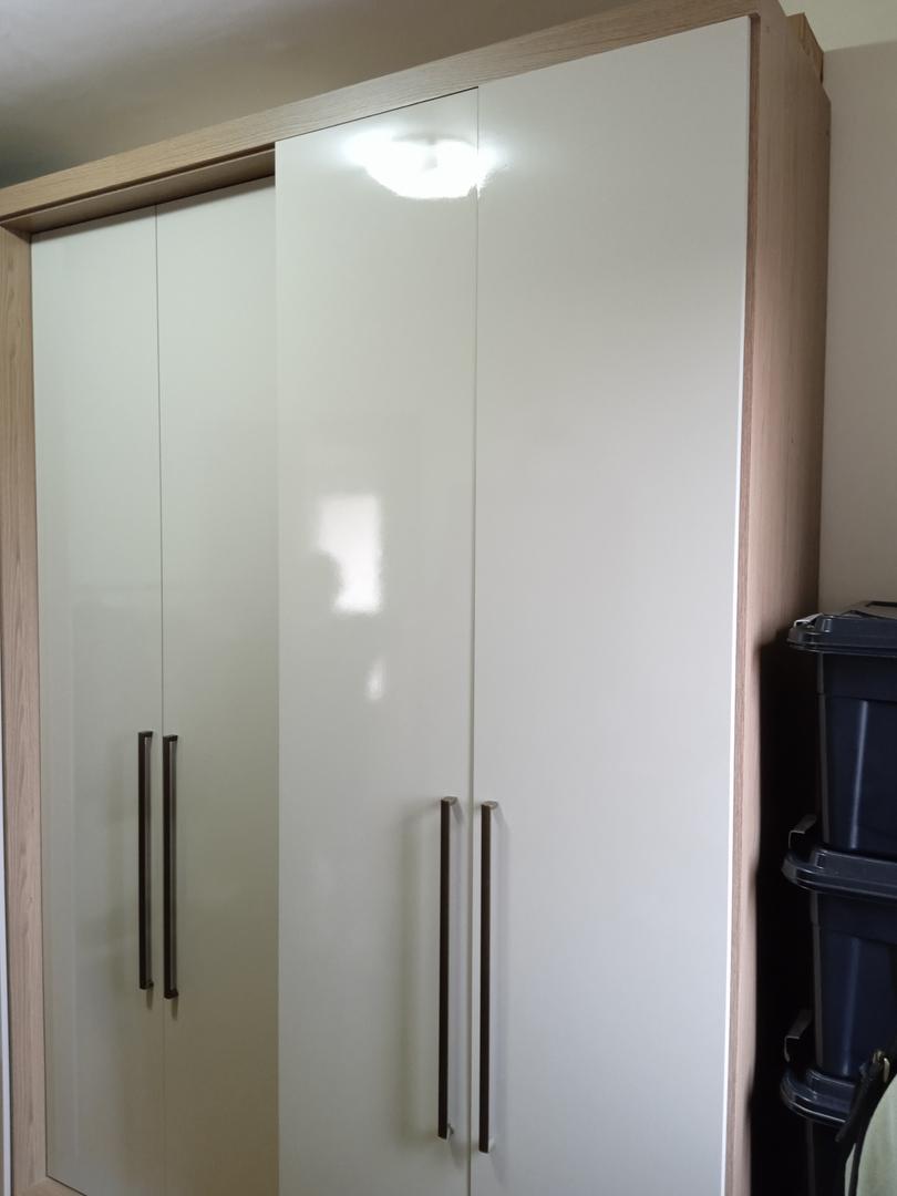 Guarda roupas c/ 6 portas e 4 gavetas em MDF Branco 234 cm x 240 cm x 48 cm