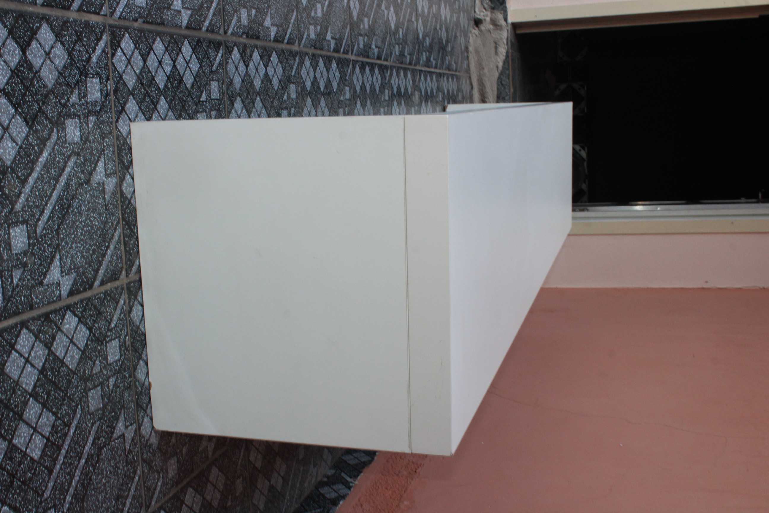 Banco em MDF Branco 40 cm x 190 cm x 40 cm