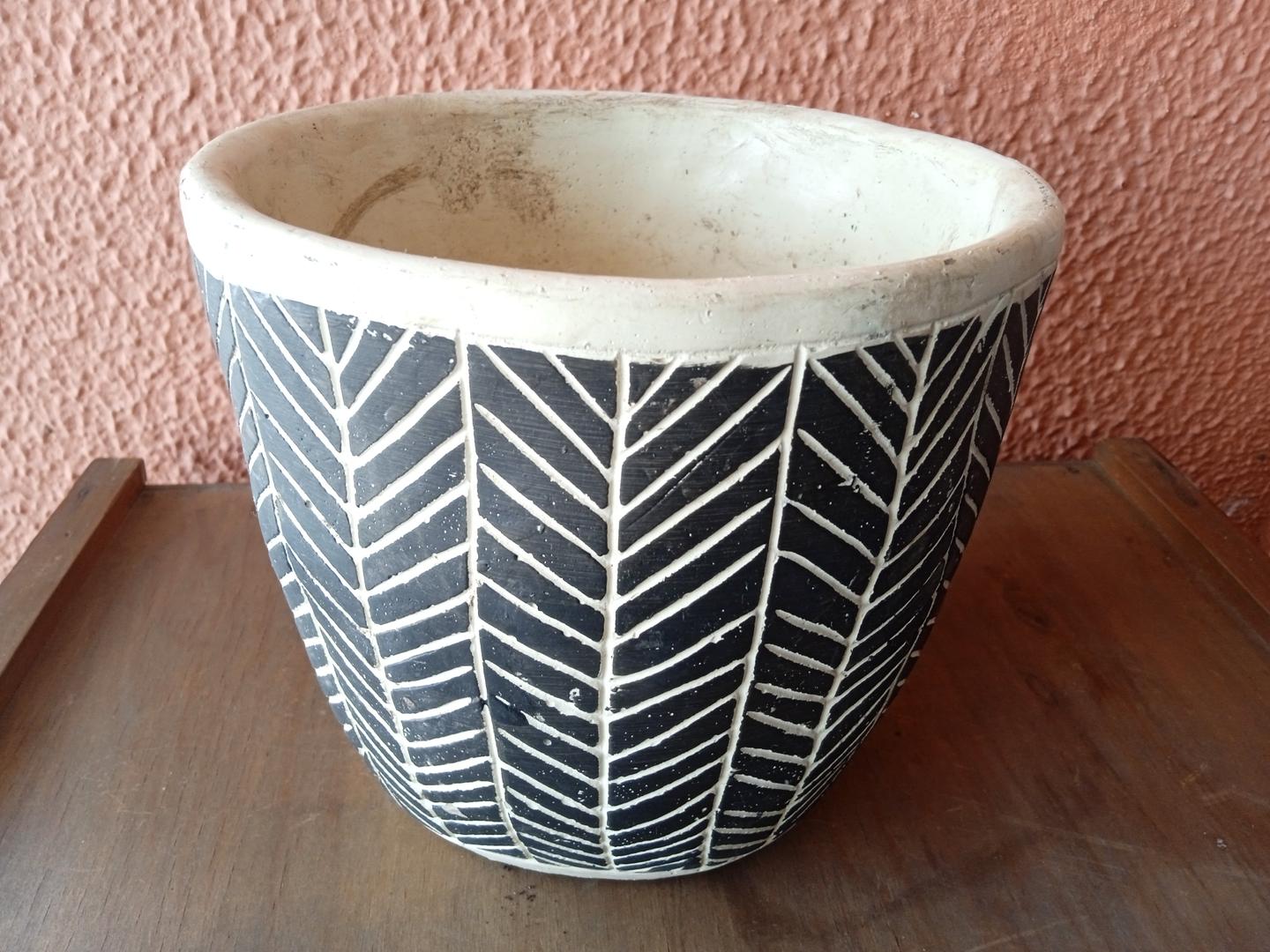 Vaso em Cerâmica Preto 16 cm x 18 cm x 18 cm