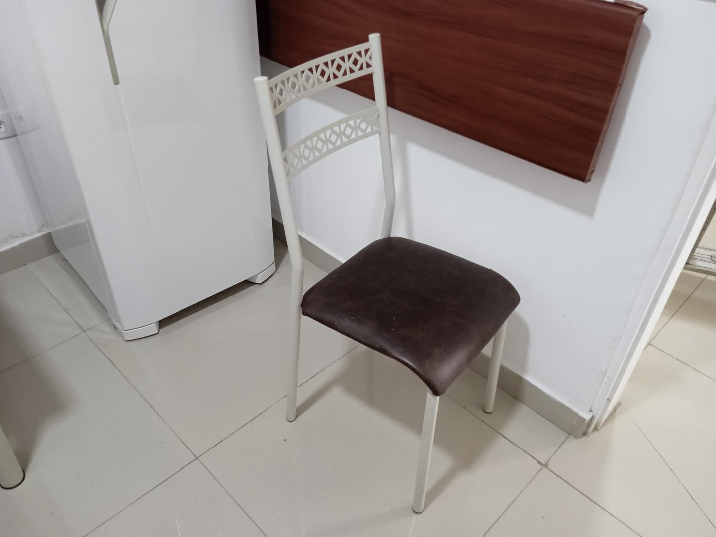 Cadeira fixa estofada s/ braços em Aço / Couro Ecológico Marrom 82 cm x 57 cm x 58 cm